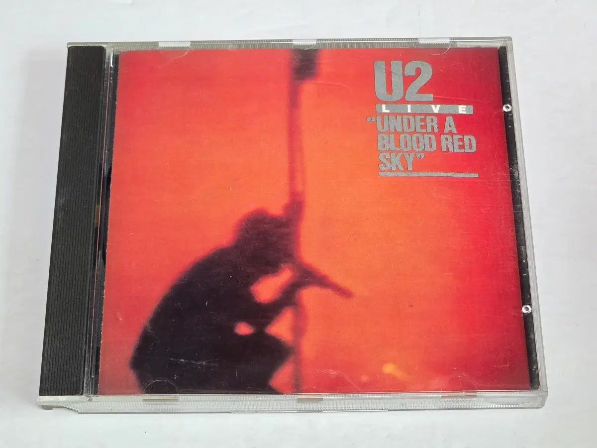 U2 - Under A Blood Red Sky 라이브 CD
