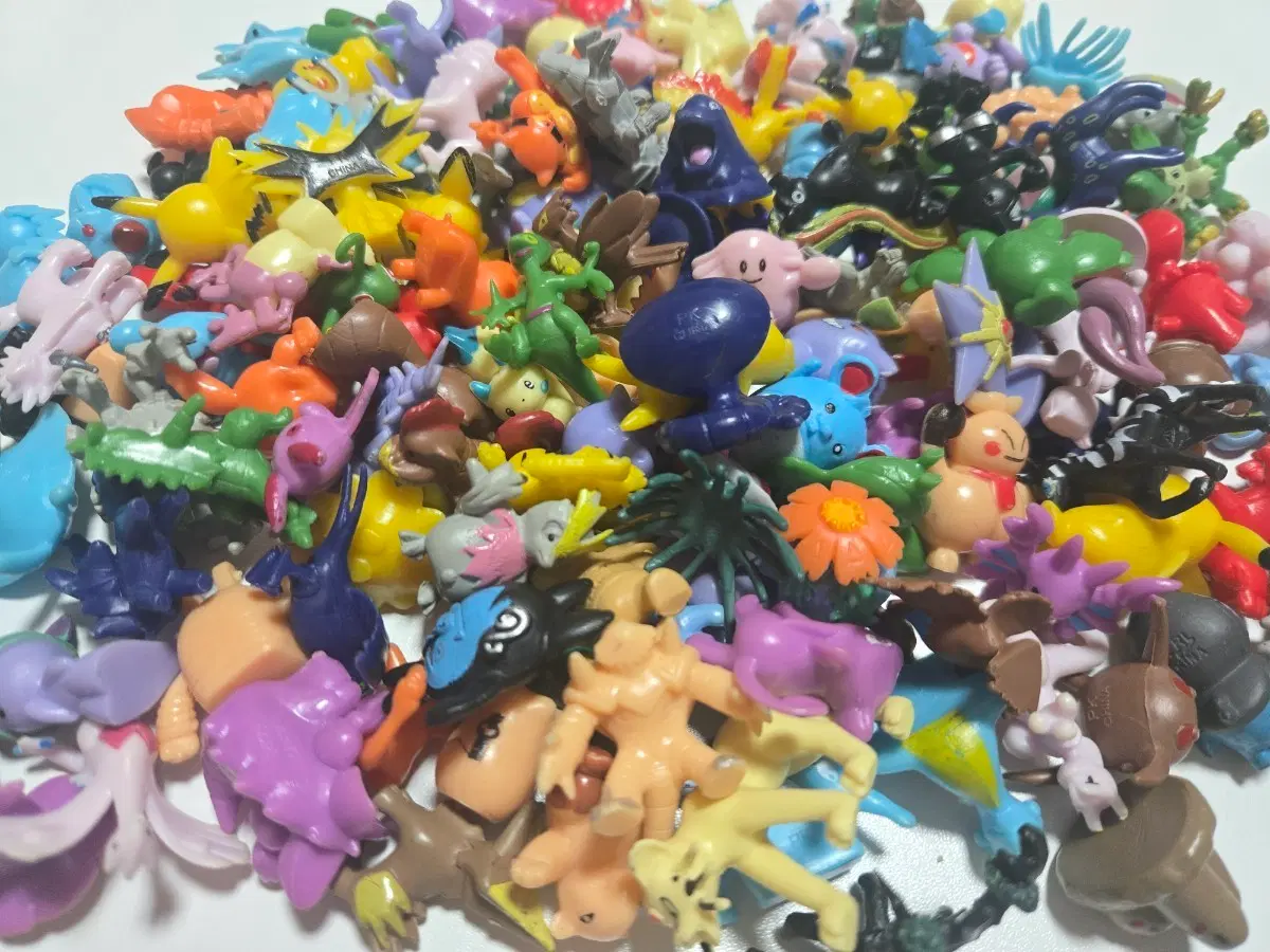 포켓몬스터 피규어 다수(레전드 밤티) 랜덤 개당 600원