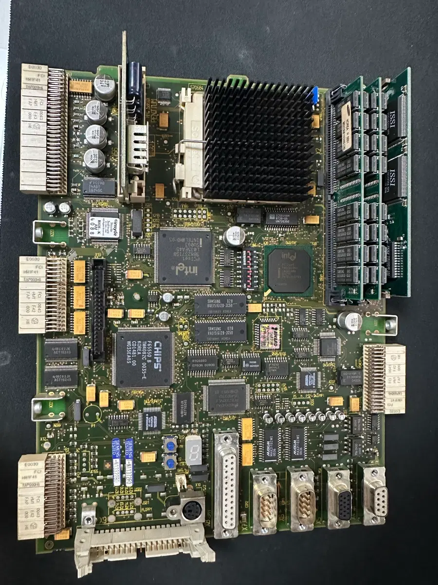 지멘스 산업용 소켓 7 메인보드 + 인텔 펜티엄 MMX 200MHz + EDO RAM 32MB*2(64MB) 팝니다