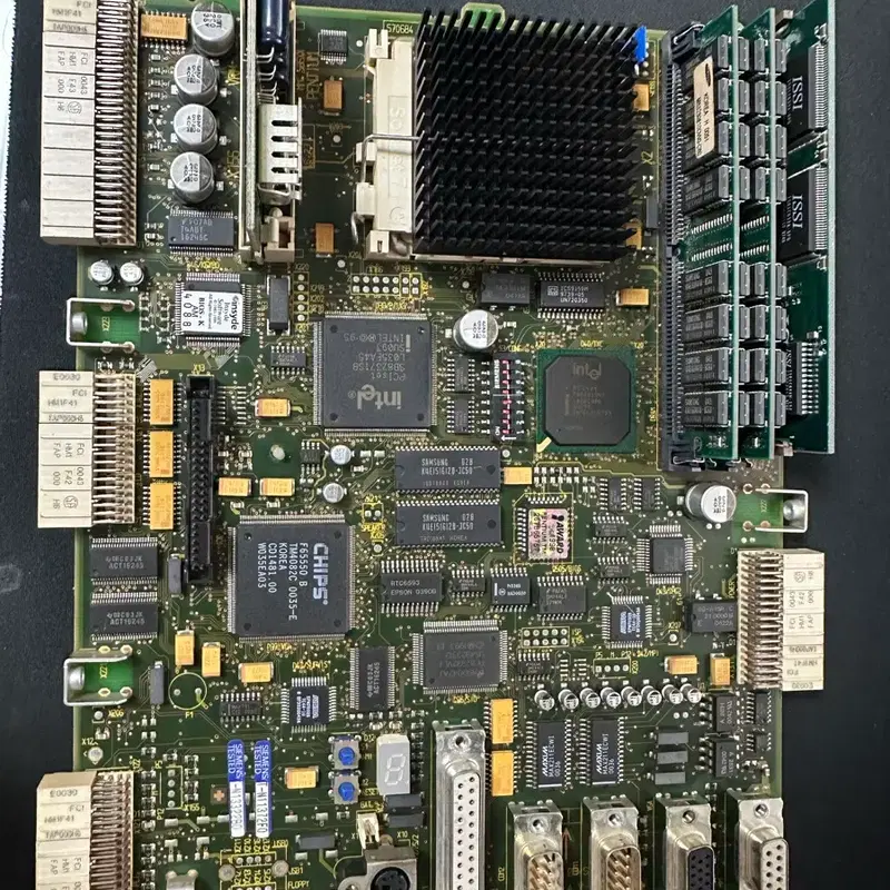 지멘스 산업용 소켓 7 메인보드 + 인텔 펜티엄 MMX 200MHz + EDO RAM 32MB*2(64MB) 팝니다