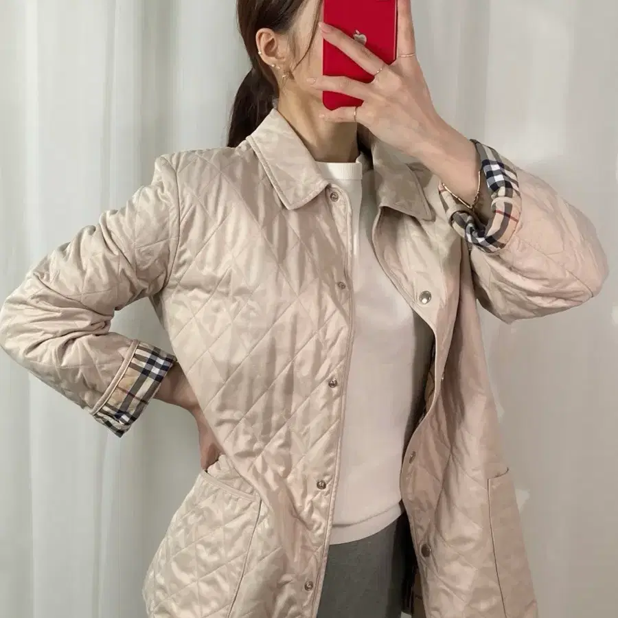 신형 버버리 베이지 다이아몬드 퀼팅자켓