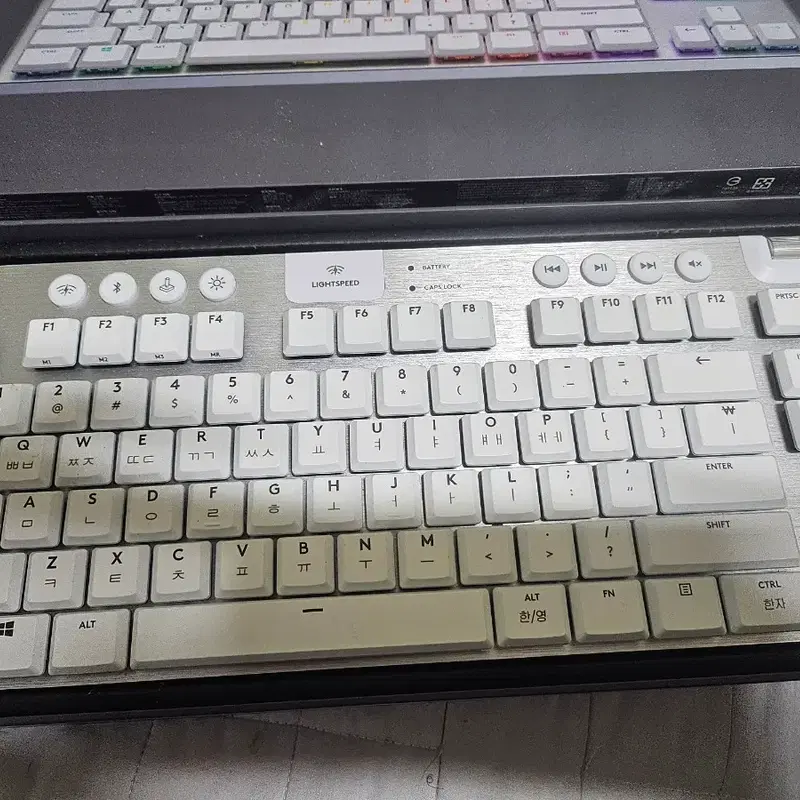 로지텍 G913 TKL 무선 기계식 키보드