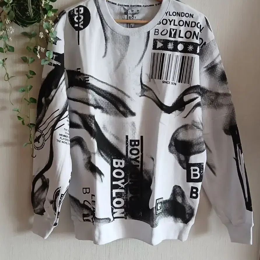 BOY LONDON 보이런던 정품 화이트 맨투맨 L.