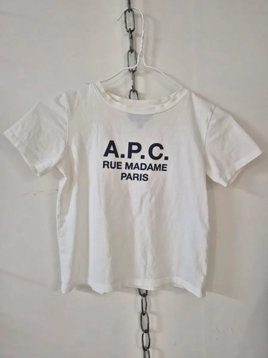 APC 반팔티 RUE MADAME PARIS 6세 110cm (매장택)
