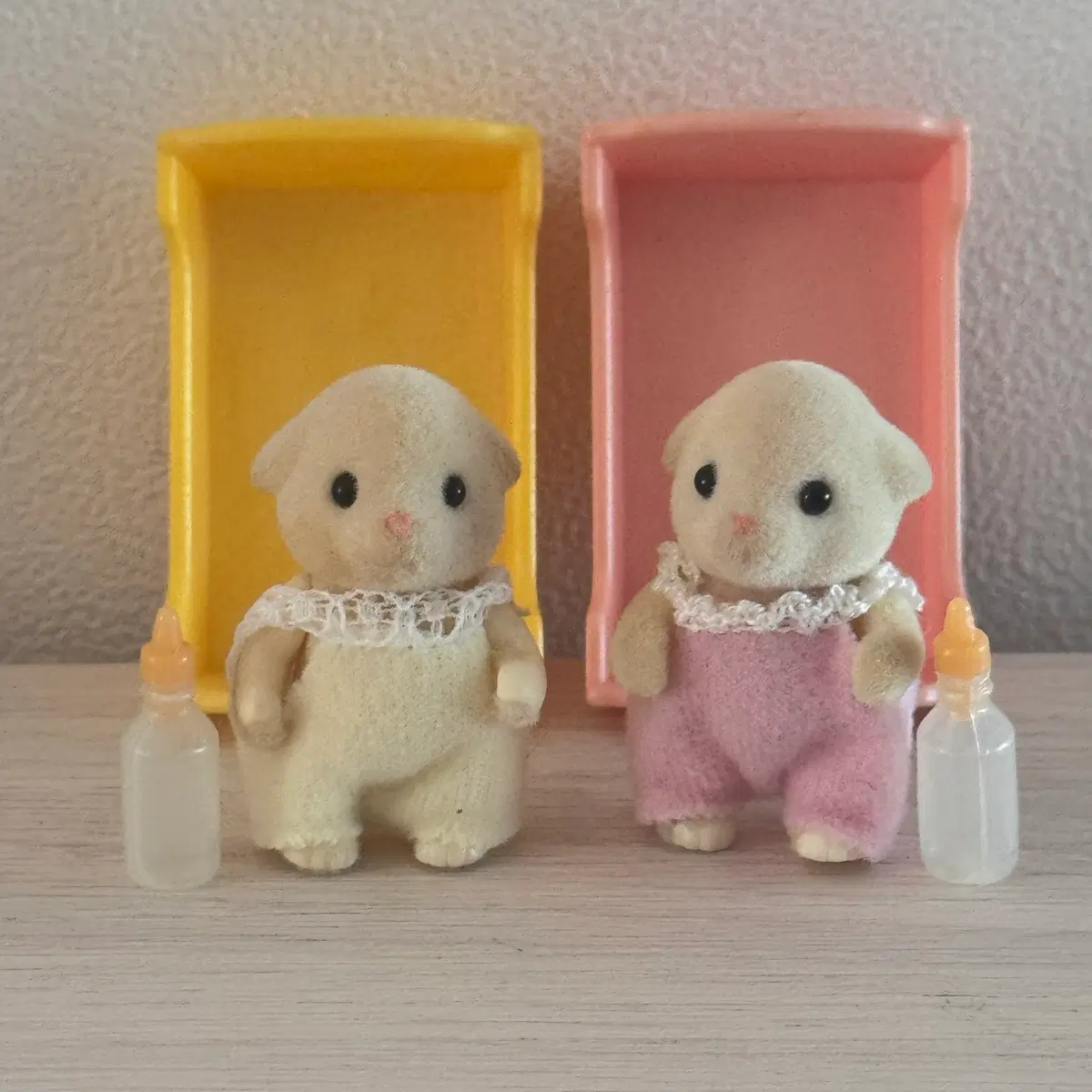 올드)단종)레어)실바니안 염소 쌍둥이 직립 요람 젖병 세트