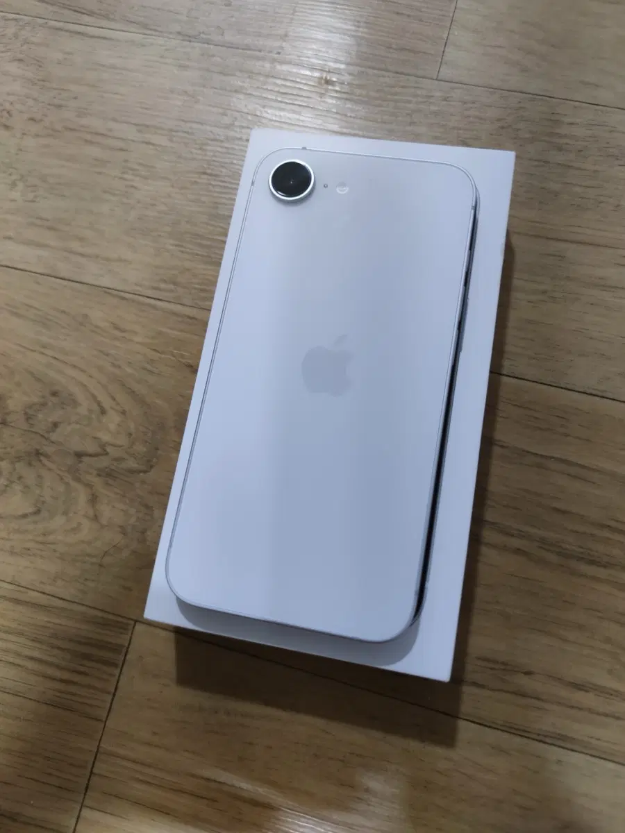 ์์ดํฐ 16e 128GB