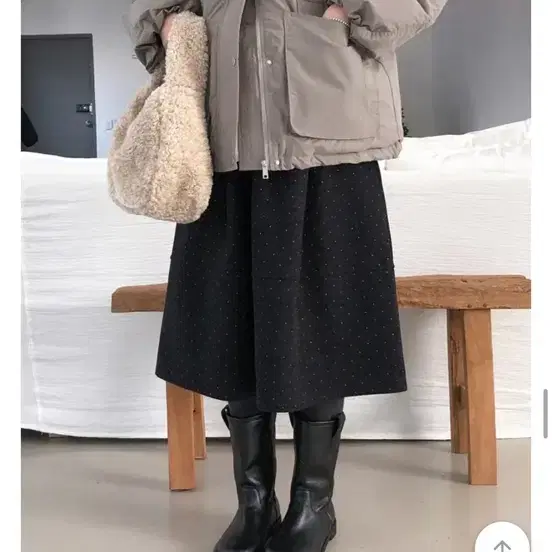 블랙 땡땡이 스커트