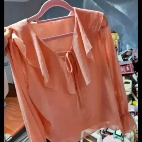 살구색 프릴 블라우스 새거