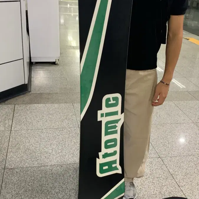 아토믹 스노우보드 블랙 그린/네고 가능