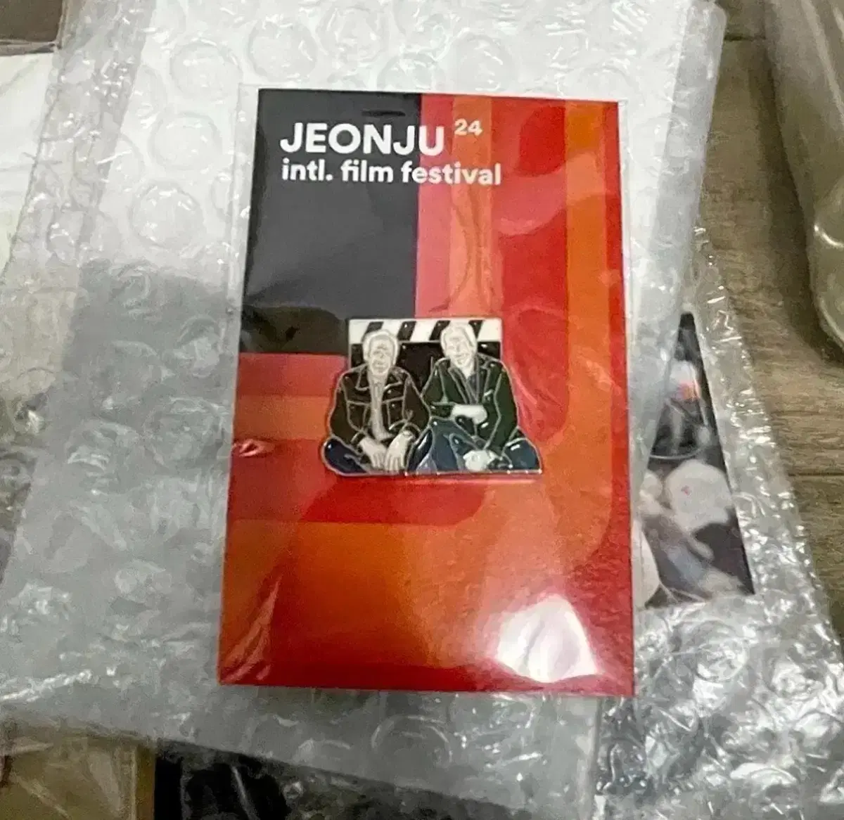 다르덴 형제 뱃지 전주국제영화제 영화 굿즈 로제타 더차일드 자전거탄소년