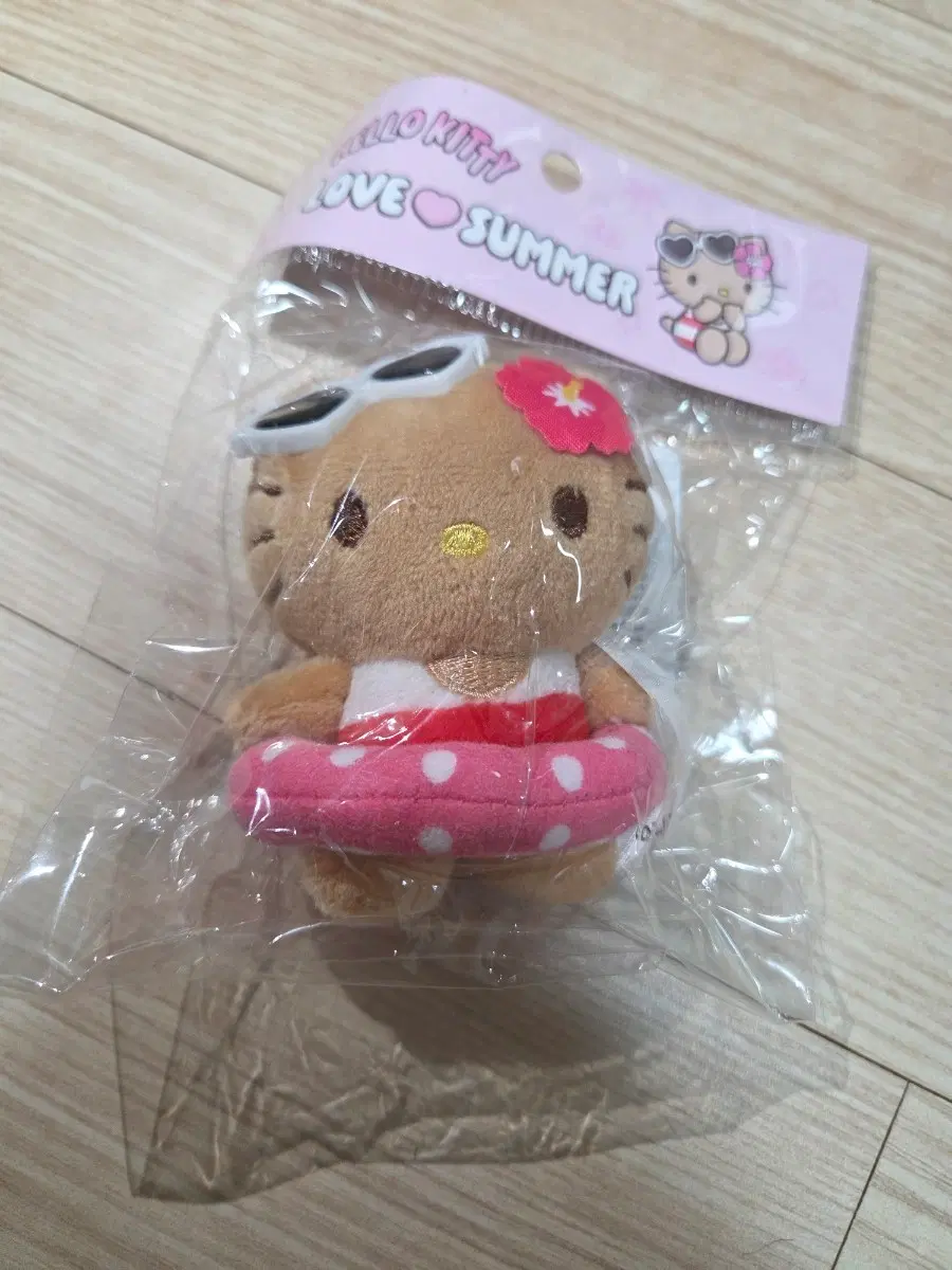 올리브영 태닝 산리오 헬로키티 인형키링