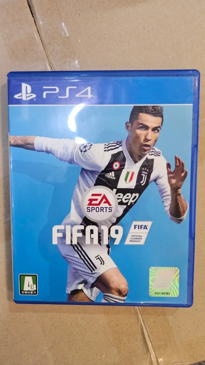 PS4 FIFA19 크리스티아누 호날두 게임 중고