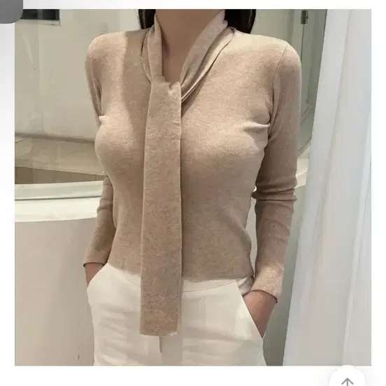 라운드넥 넥타이 블라우스 베이지