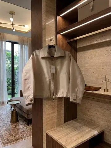 노블 밀키 시어 스탠드 카라 후드티 BZ