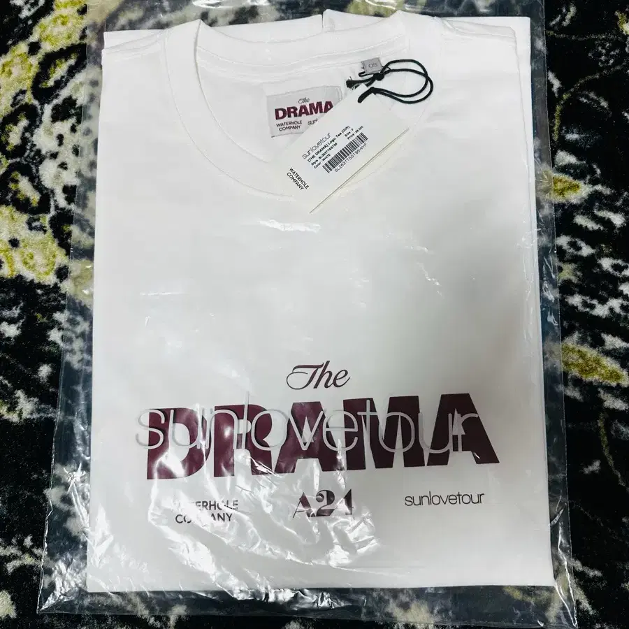 더드라마 x 션러브투어 반팔티