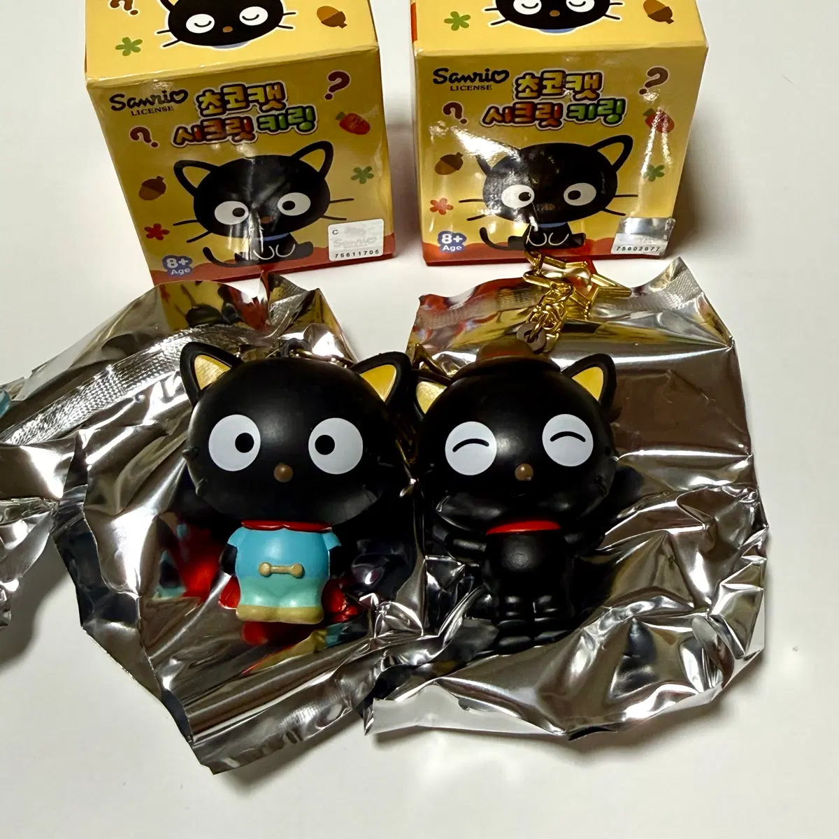 산리오 초코캣 시크릿 키링 (해피 초코캣, 망토 초코캣)