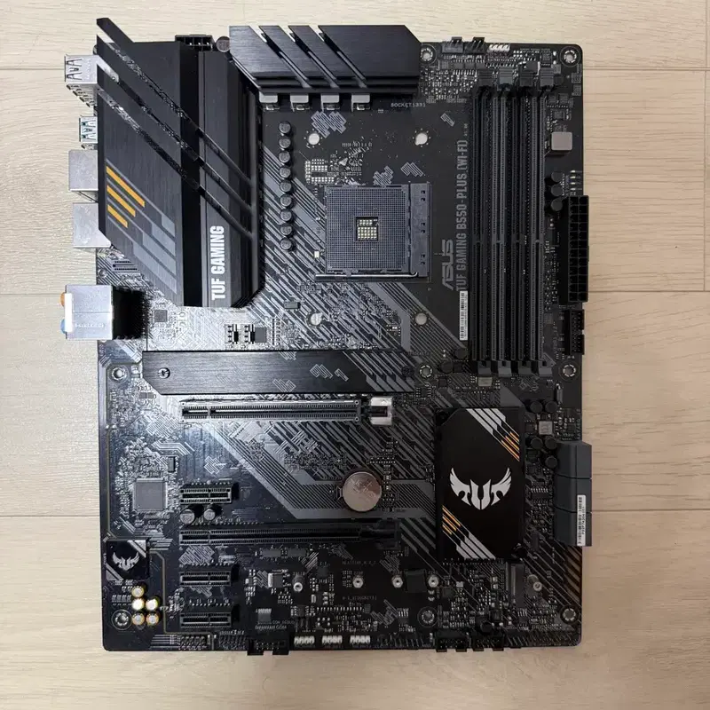 ASUS TUF GAMING B550-PLUS (WI-FI) 메인보드