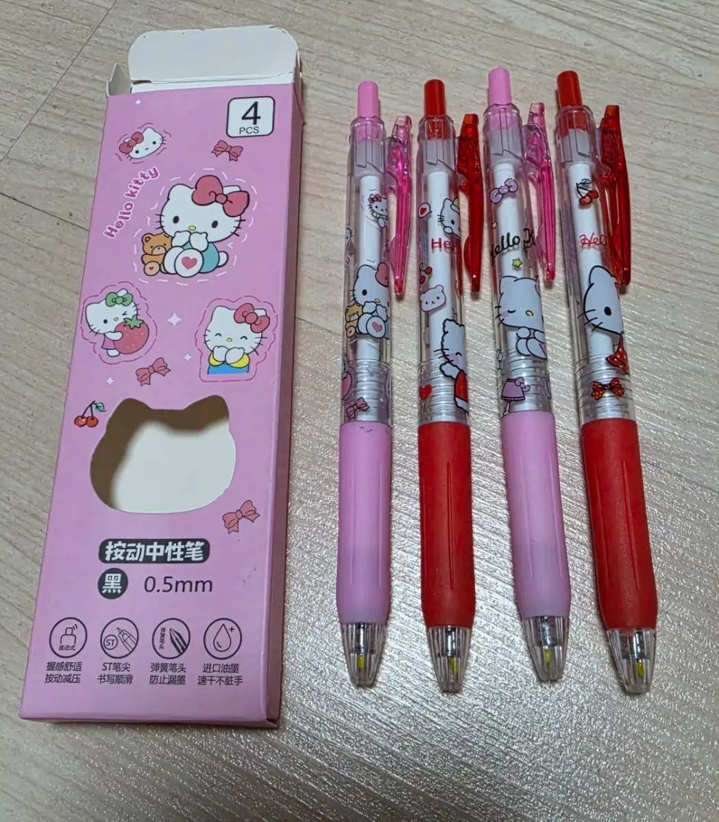헬로키티 펜 4개 세트 0.5mm 새상품