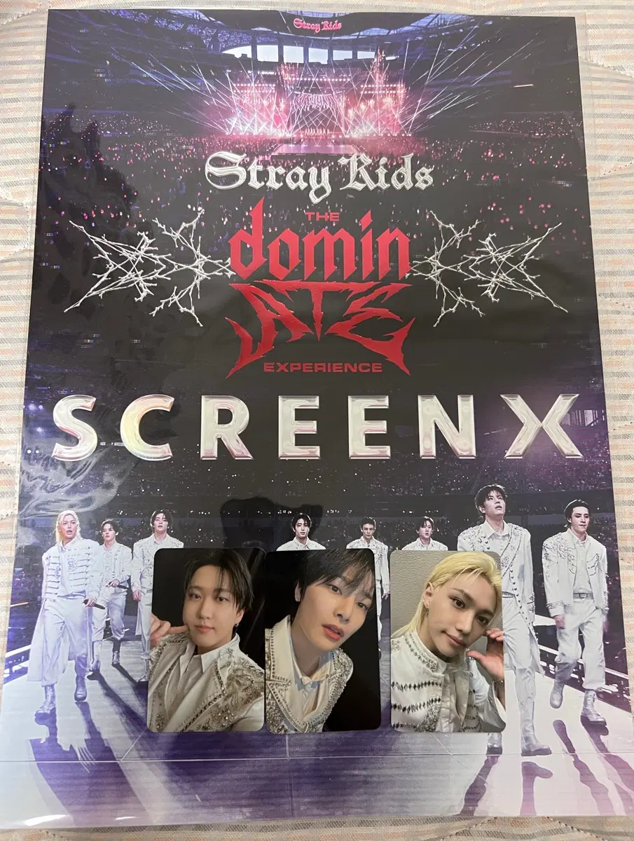 스트레이키즈 The dominATE Experience SCREENX 포스터 + 특전 포카 3장