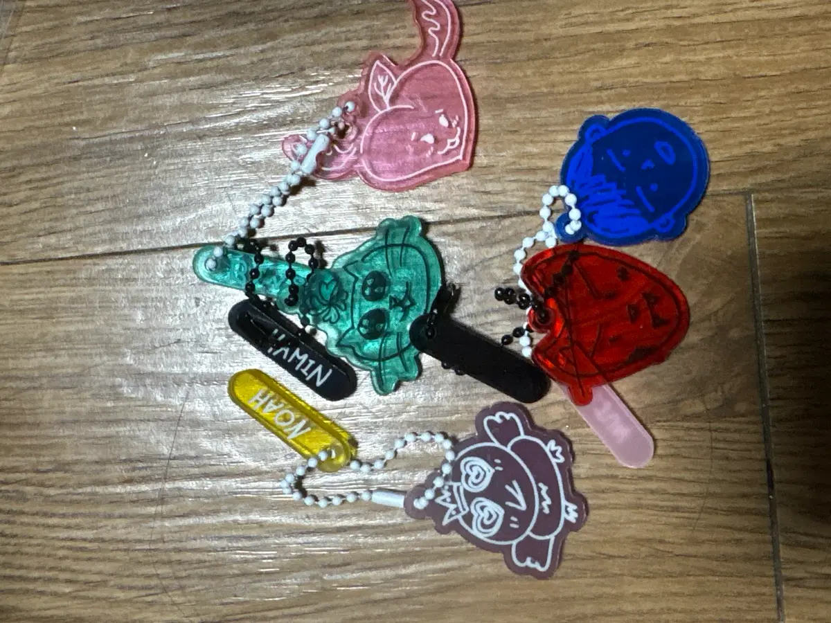 플레이브 생일 키링 일괄
