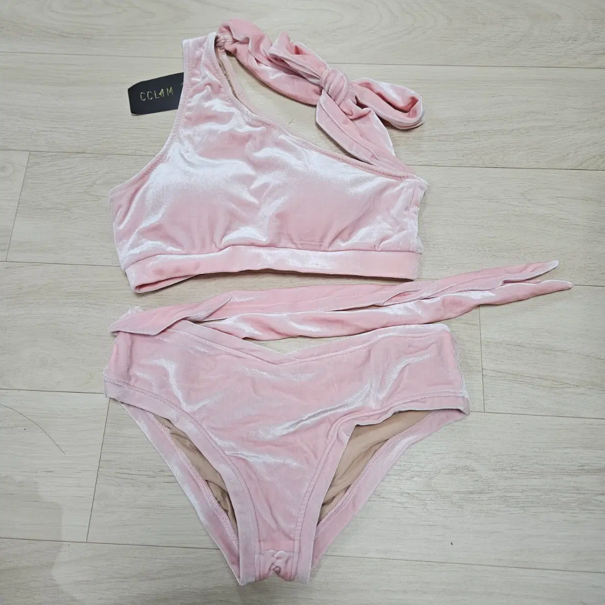 끌림 폴웨어 원숄더 벨벳핑크