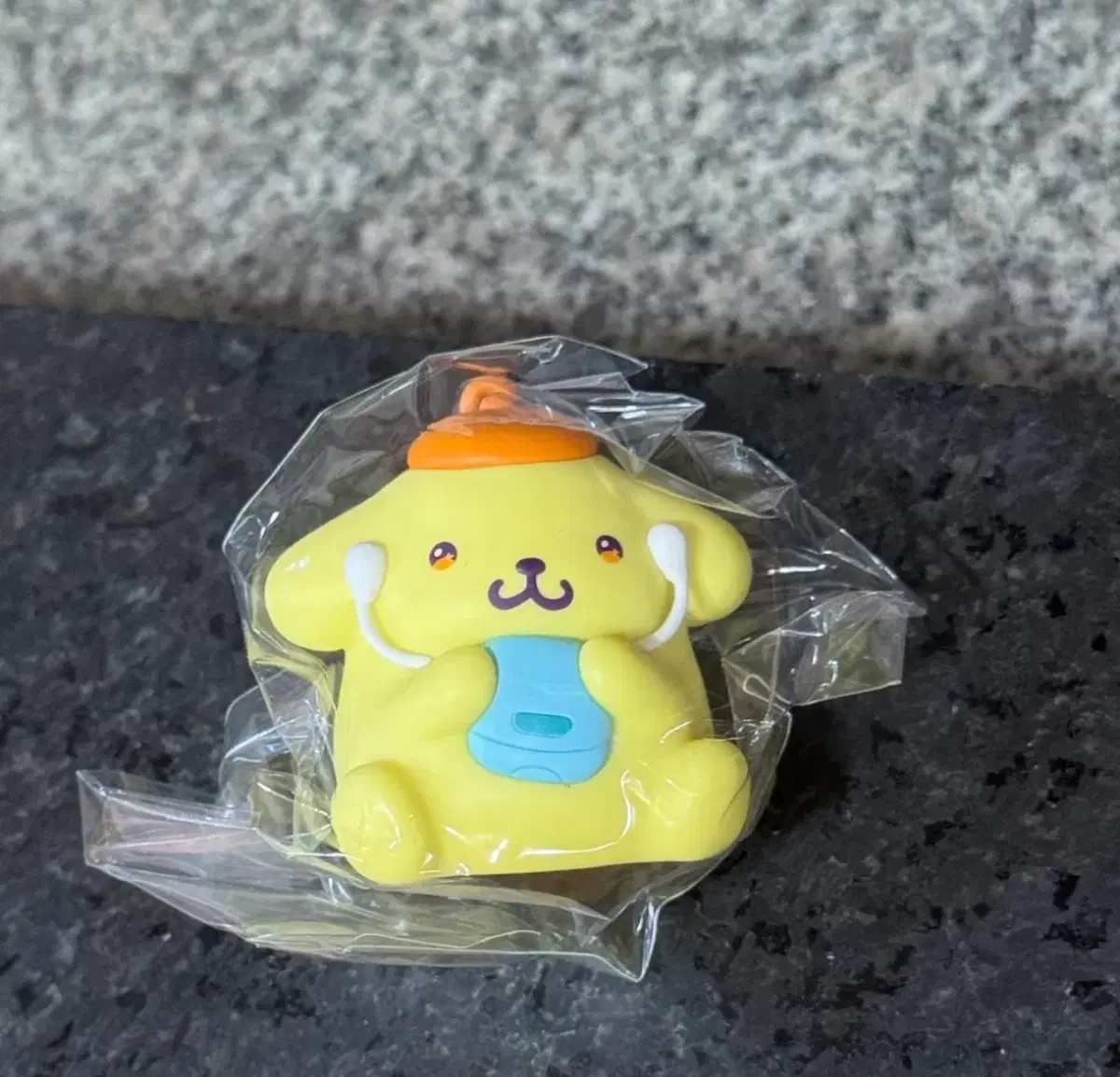 새상품) 산리오 폼폼푸린 이어폰 피규어 마그넷