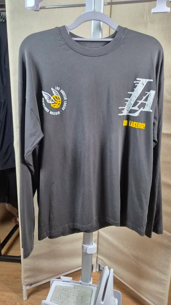 자라 ZARA NBA LA 레이커스 긴팔티 164 13-14Y