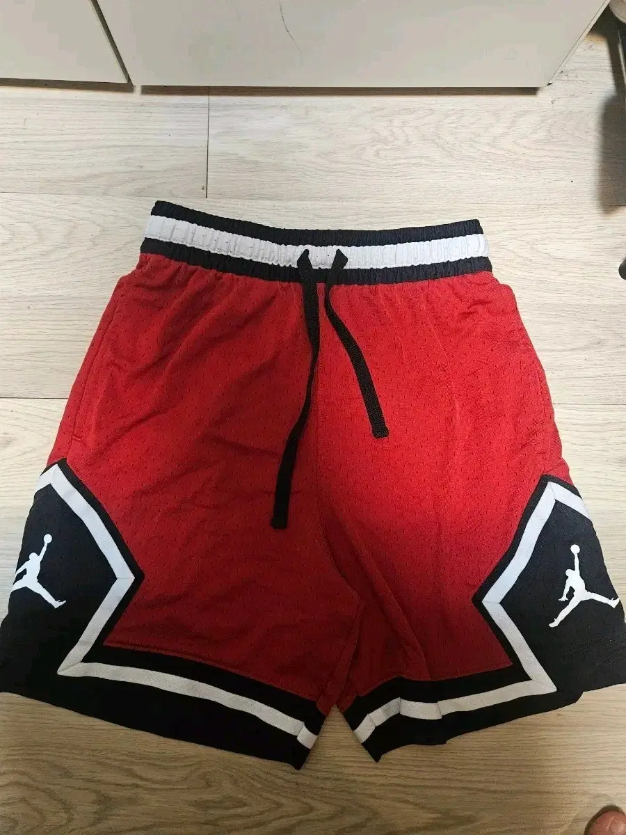 나이키 조던 다이아몬드 농구 반바지 M 시카고 컬러