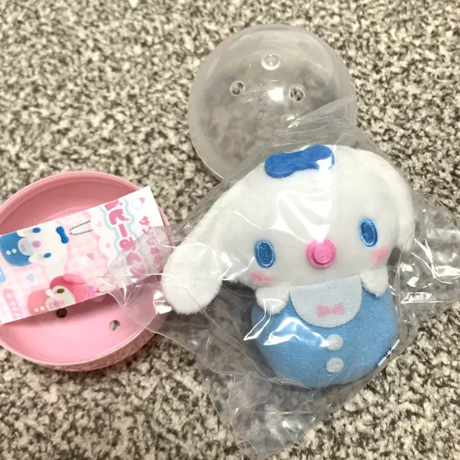 일본 신상 산리오 시나모롤 베이비 쪽쪽이 인형 키링 가챠 (새상품)