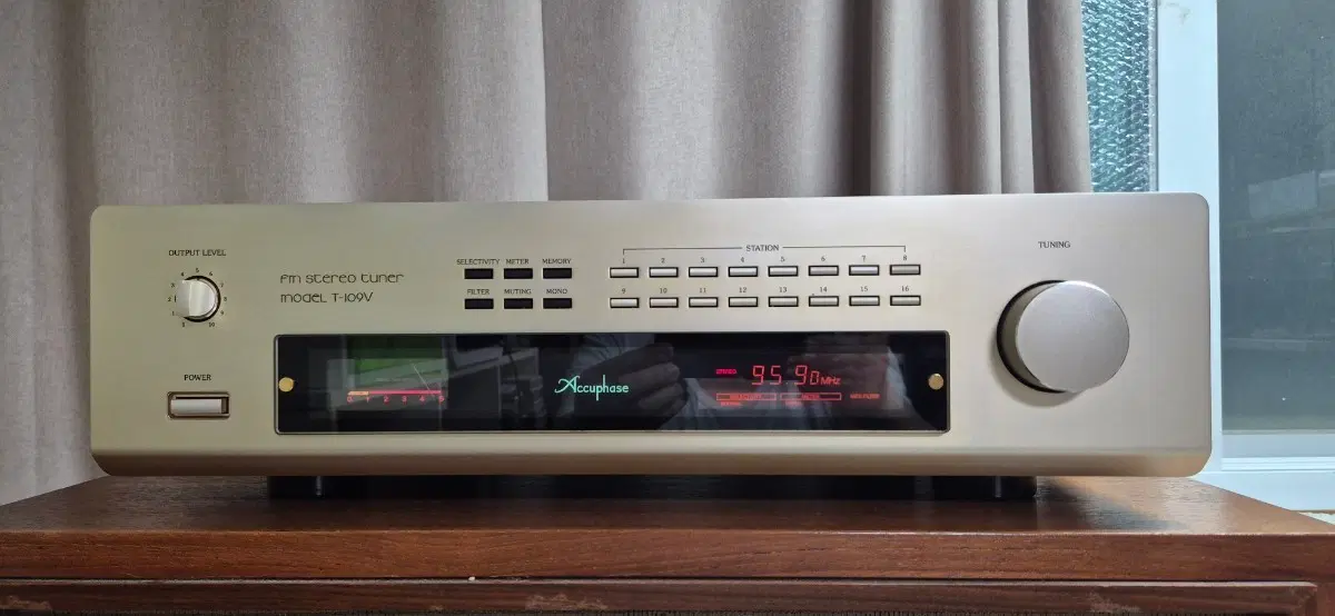 아큐페이즈 T-109V Accuphase tuner T109V 튜너