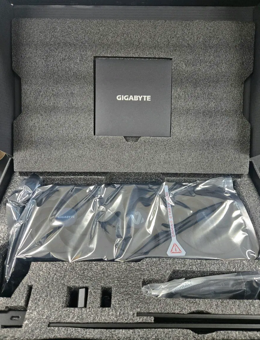 미개봉)기가RTX5080 GAMING OC 16GB 팝니다