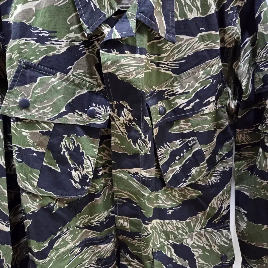 브론슨 타이거 카모 자켓