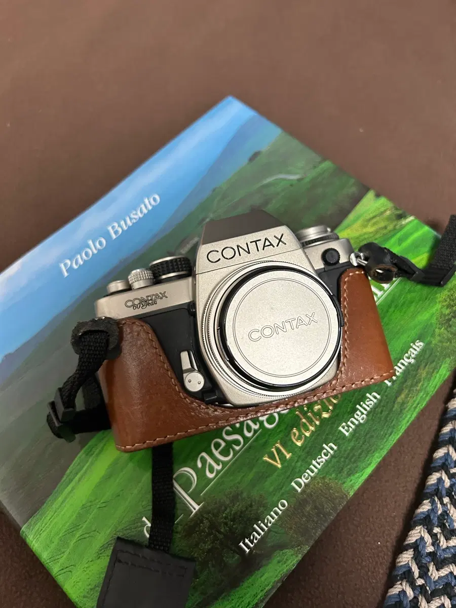 CONTAX S2 60주년 기념 바디 + Carl Zeiss Tessar 45mm F2.8 100 Jahre Limited Edition 판매합니다.