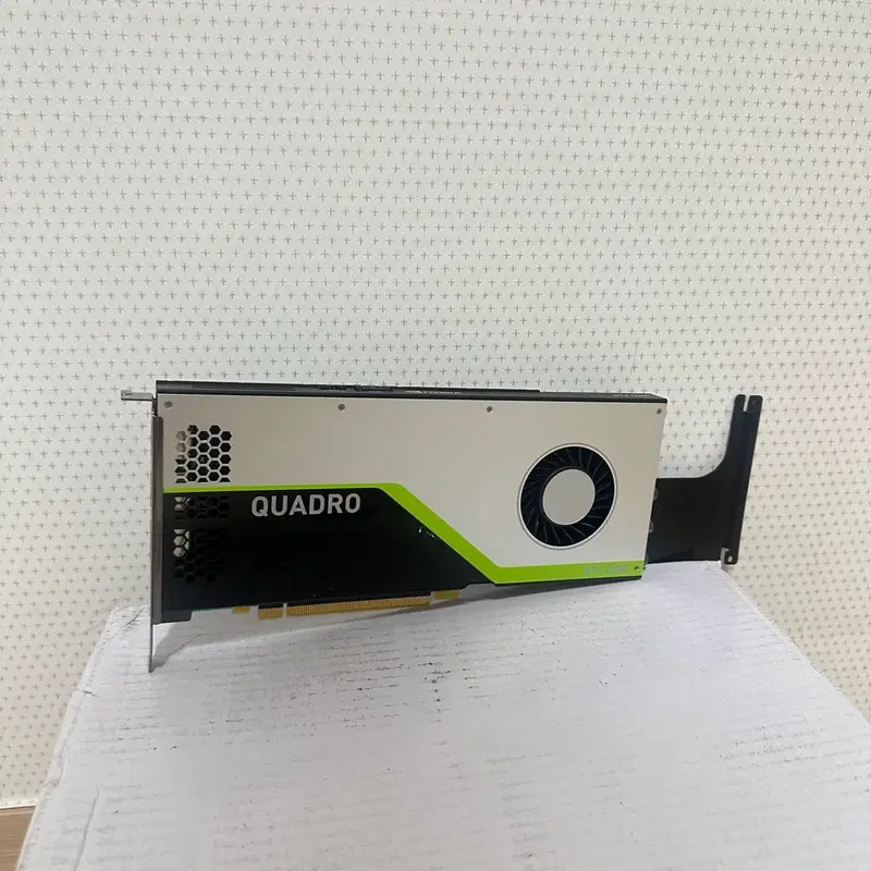 엔비디아 쿼드로 RTX4000 그래픽 카드