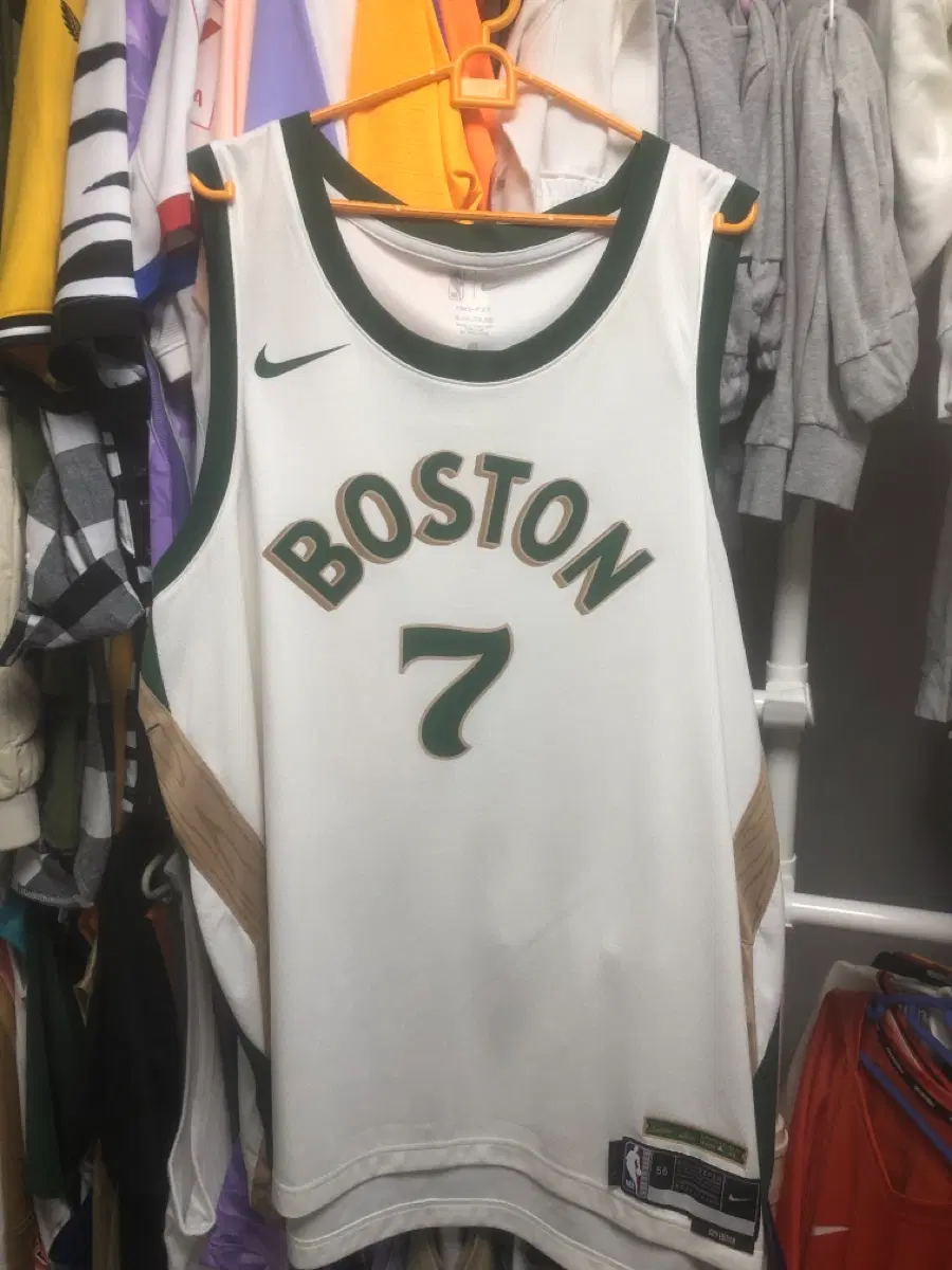 (새거급) 나이키 NBA 보스턴 셀틱스 제일런 브라운 시티 에디션 스윙맨 크림 유니폼 져지 사이즈 2XL