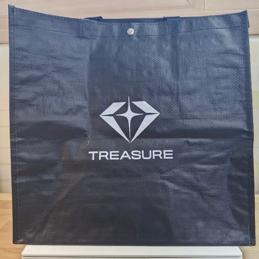 트레저(TREASURE) 콘서트 공식 타포린 백(TARPAULIN BAG)