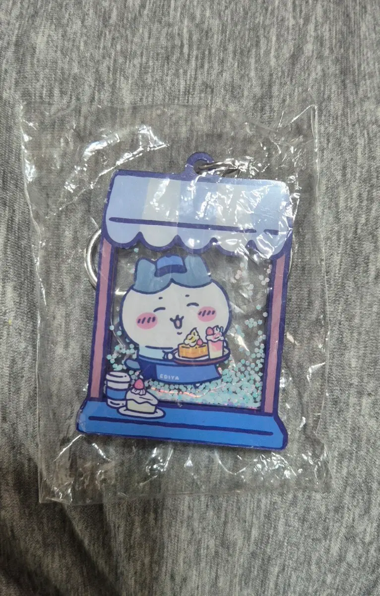 먼작귀 이디야 콜라보 아크릴 키링 하치와레