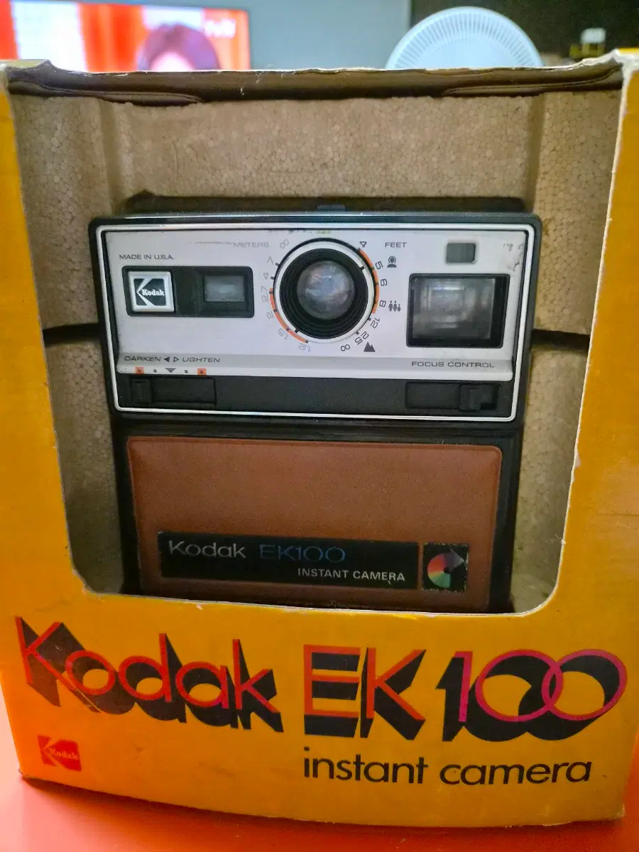 1980년 빈티지 코닥 EK100 즉석 카메라(두산 모기업 동산토건 창립기념품)