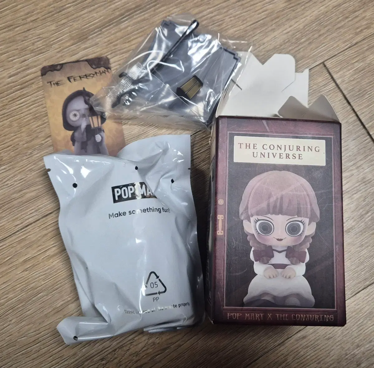 팝마트 컨저링 피규어