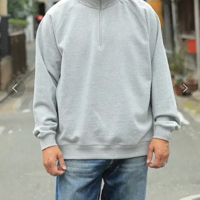 오네이타 하프집업 스웻