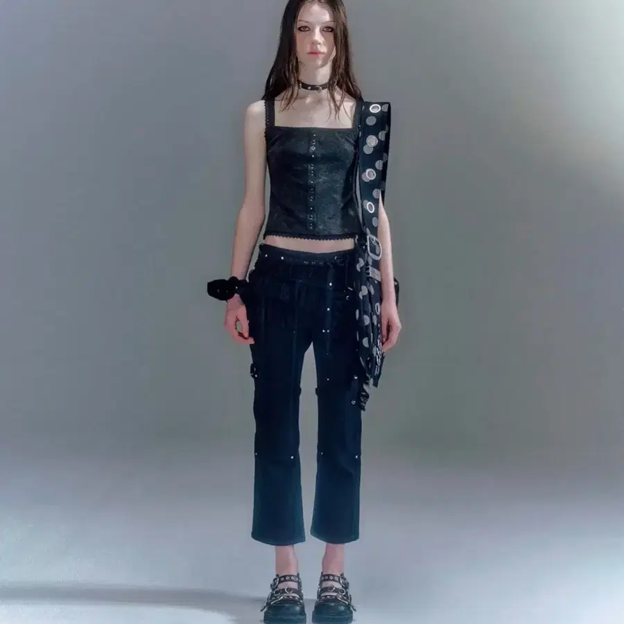 베이컨트 아카이브_ BONA STRAP ANKLE PANTS