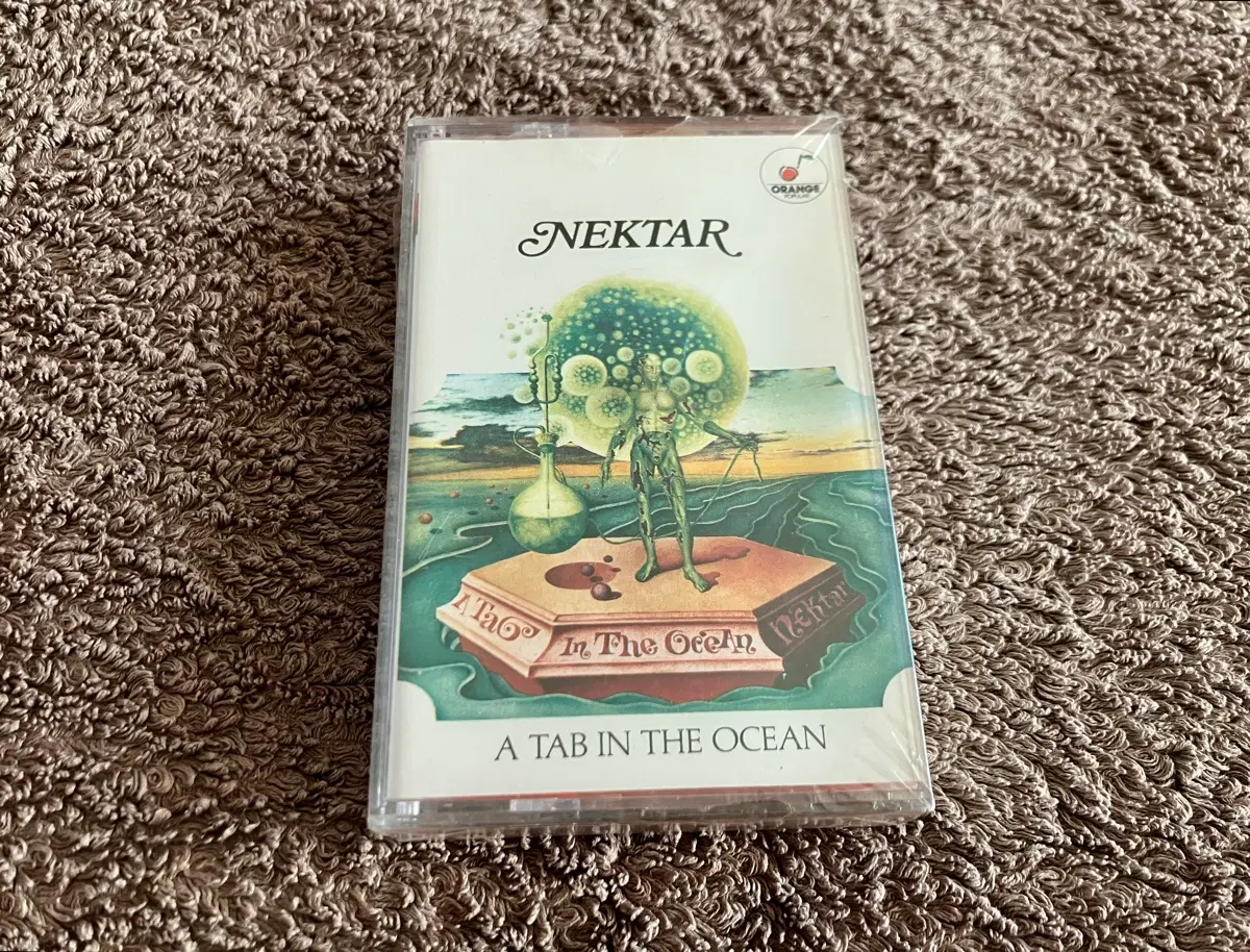 70년대 독일 기반의 영국 프로그레시브 록 밴드 넥타 정규 2집 A Tab in the Ocean 앨범 국내 라이센스 초판 미개봉 카세트테이프