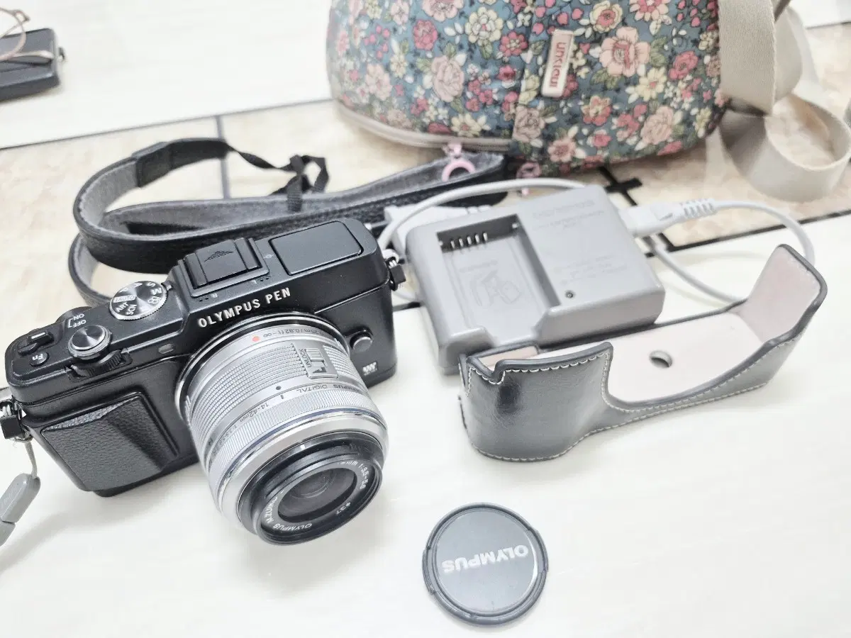 매물이 귀한 올림푸스 카메라 E-P5 와 기본렌즈 세트