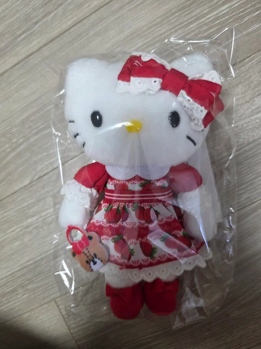 산리오 키티 전시회 딸기키티 마스코트