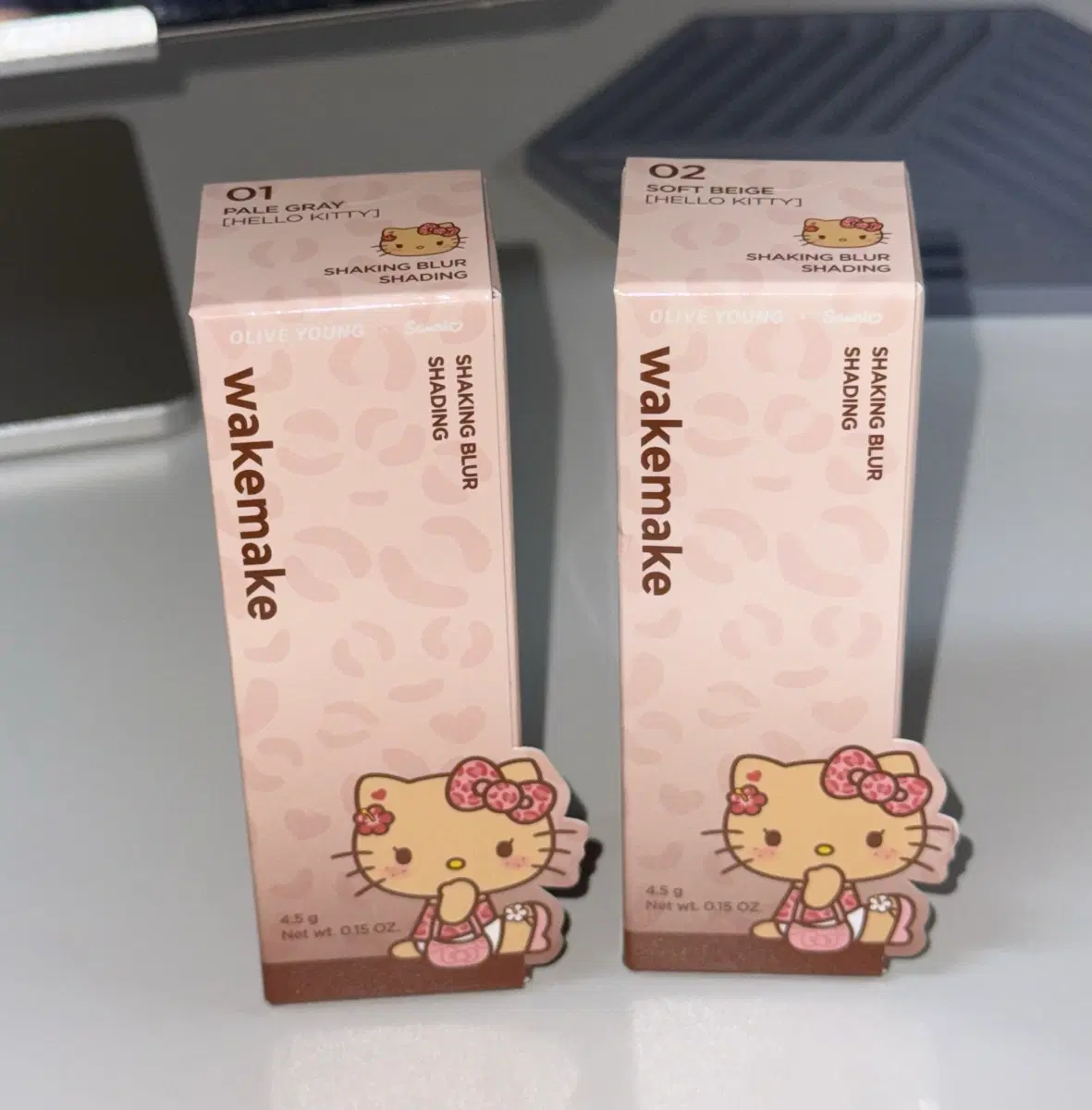 미개봉) 웨이크메이크 헬로키티 쉐딩 01페일베이지 & 02소프트베이지