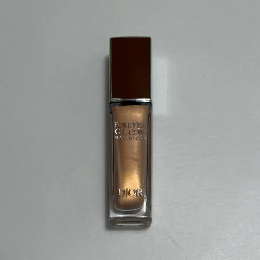 Dior 디올 포에버 글로우 맥시마이저 (Gold 골드)