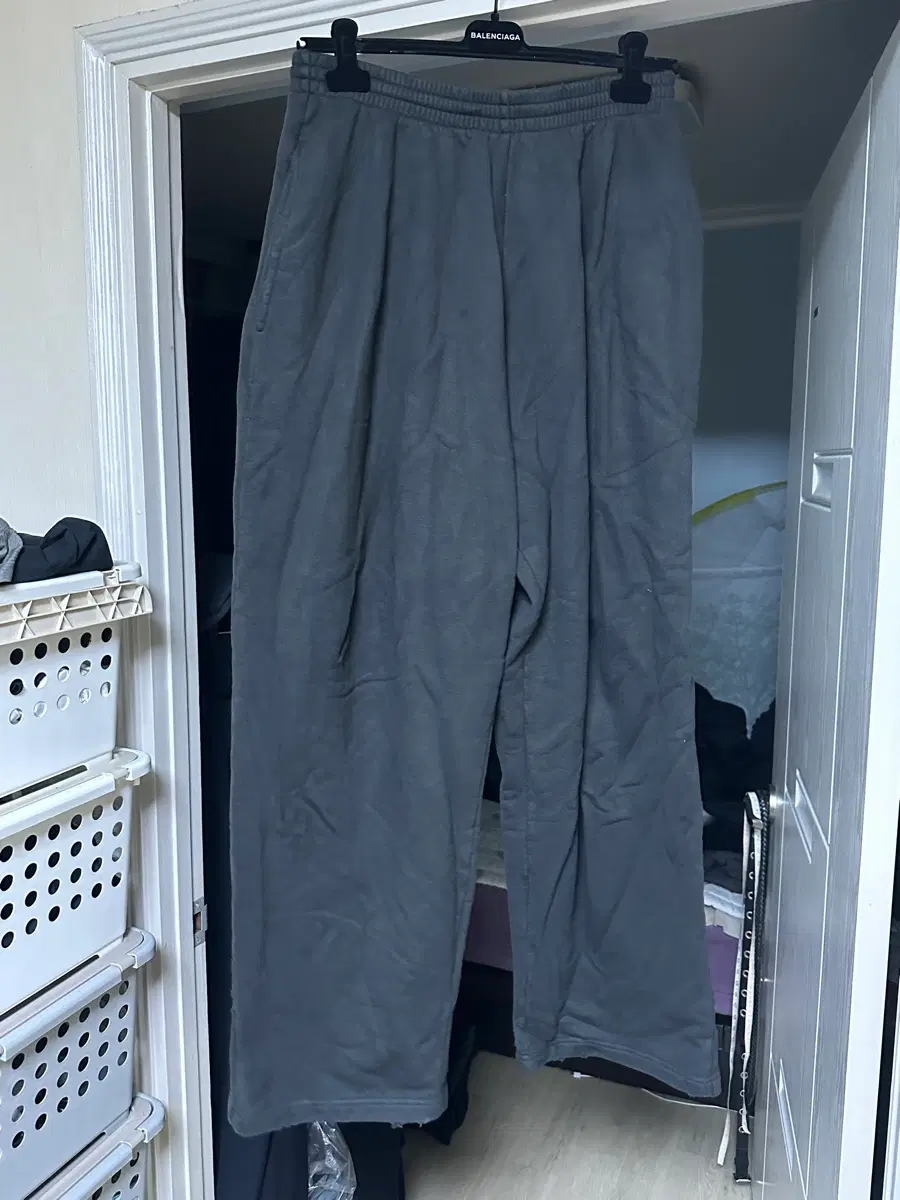 [M] 발렌시아가 배기 스웨트팬츠 블랙