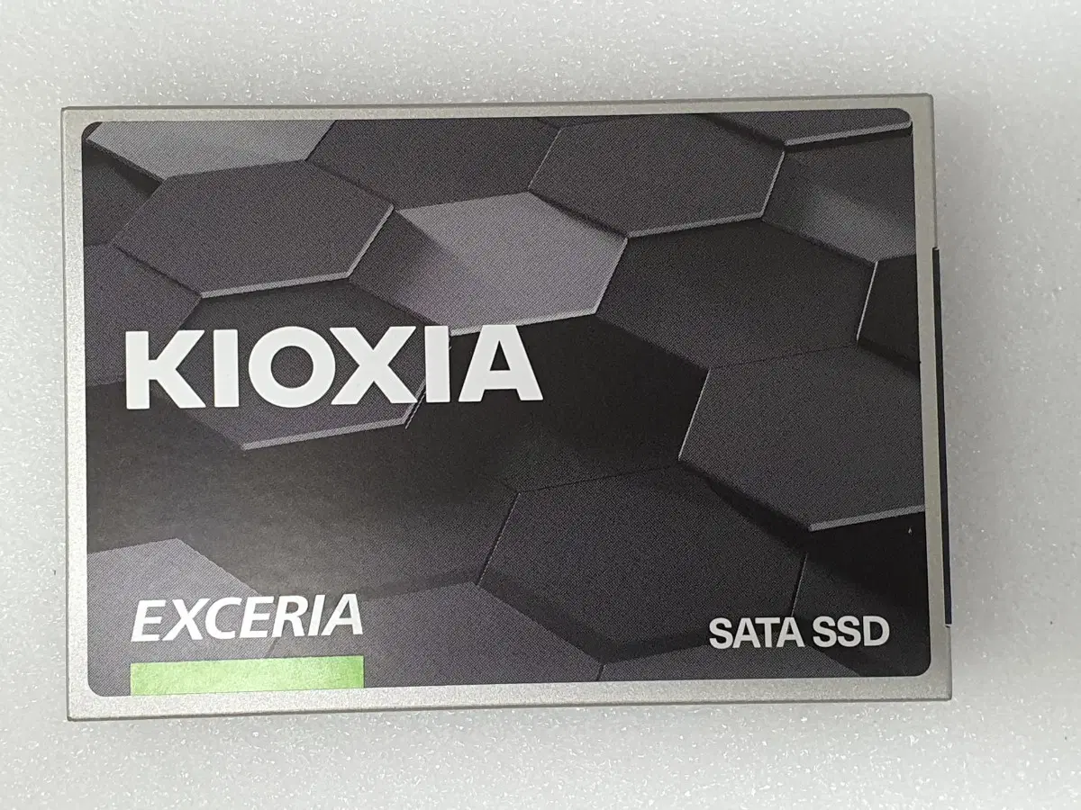 컴퓨터 저장장치 2.5인치 SSD 키오시아 EXCERIA 240GB