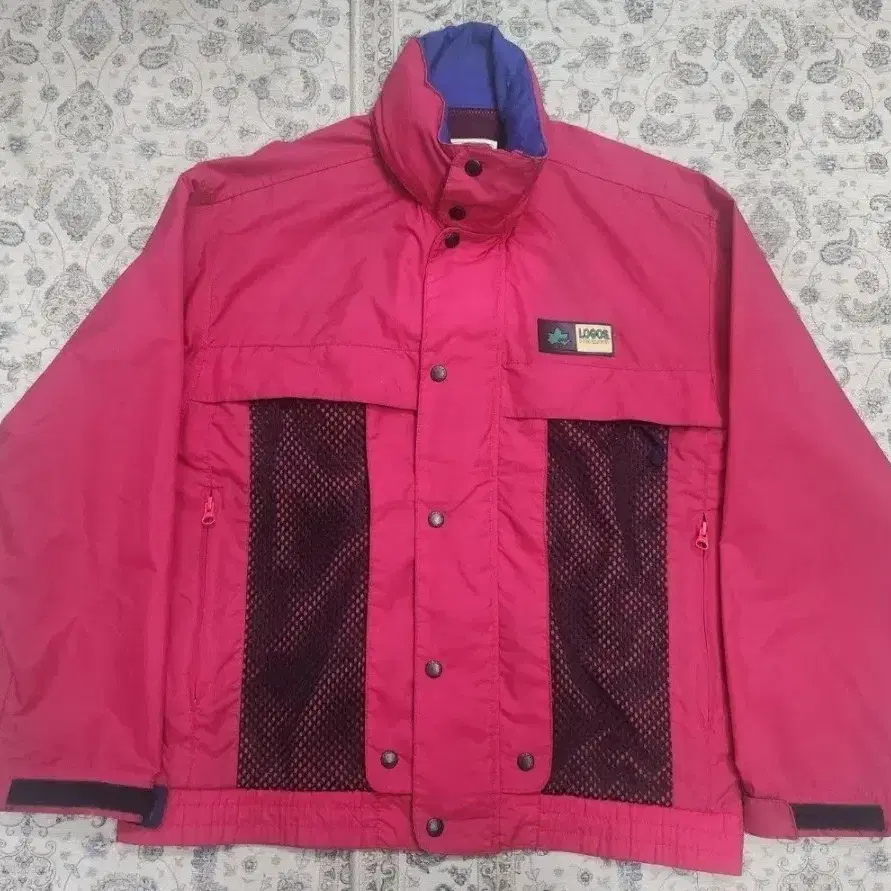 90s LOGOS 로고스 바람막이 M (후드내장됨) (크게나옴)