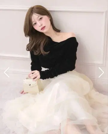 [ 미사용 새상품, 택 포함 ] 벨로아 상의 샤샤 스커트 도킹 원피스